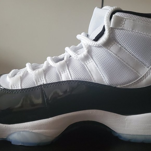 2018 Jordan 11 size 9.5 DS - Picture 5 of 9